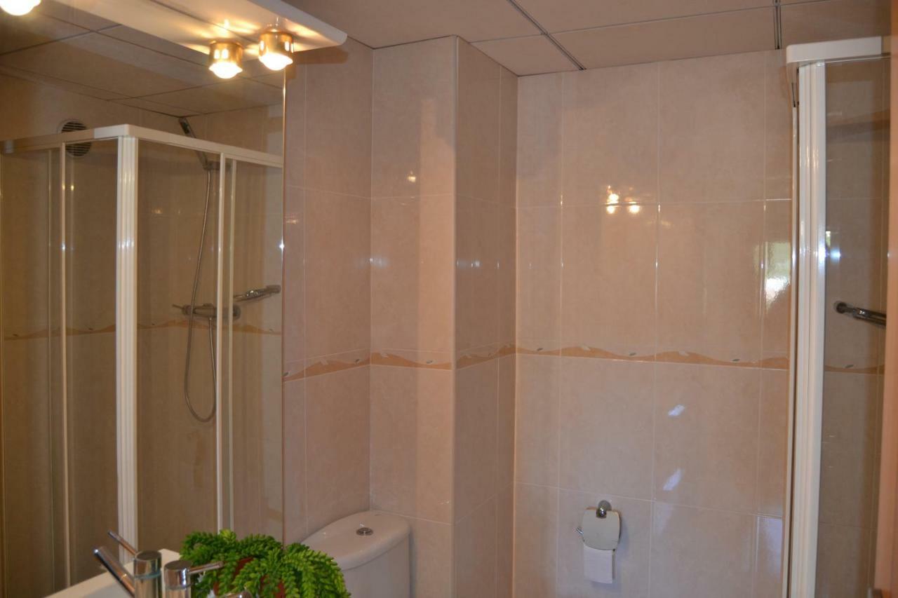 Luminoso Y Amplio Apartamento En Salou Con Piscina Apartment Luaran gambar