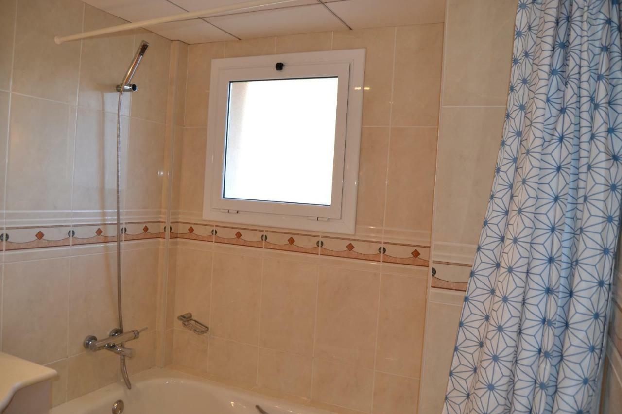 Luminoso Y Amplio Apartamento En Salou Con Piscina Apartment Luaran gambar