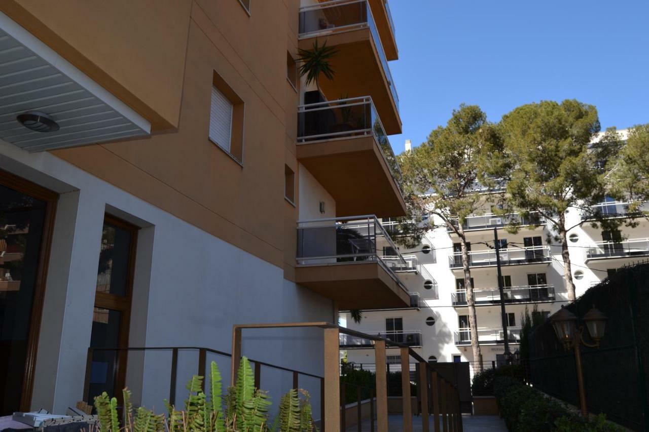 Luminoso Y Amplio Apartamento En Salou Con Piscina Apartment Luaran gambar